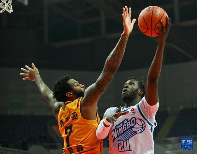 三分线外的 三分线外的