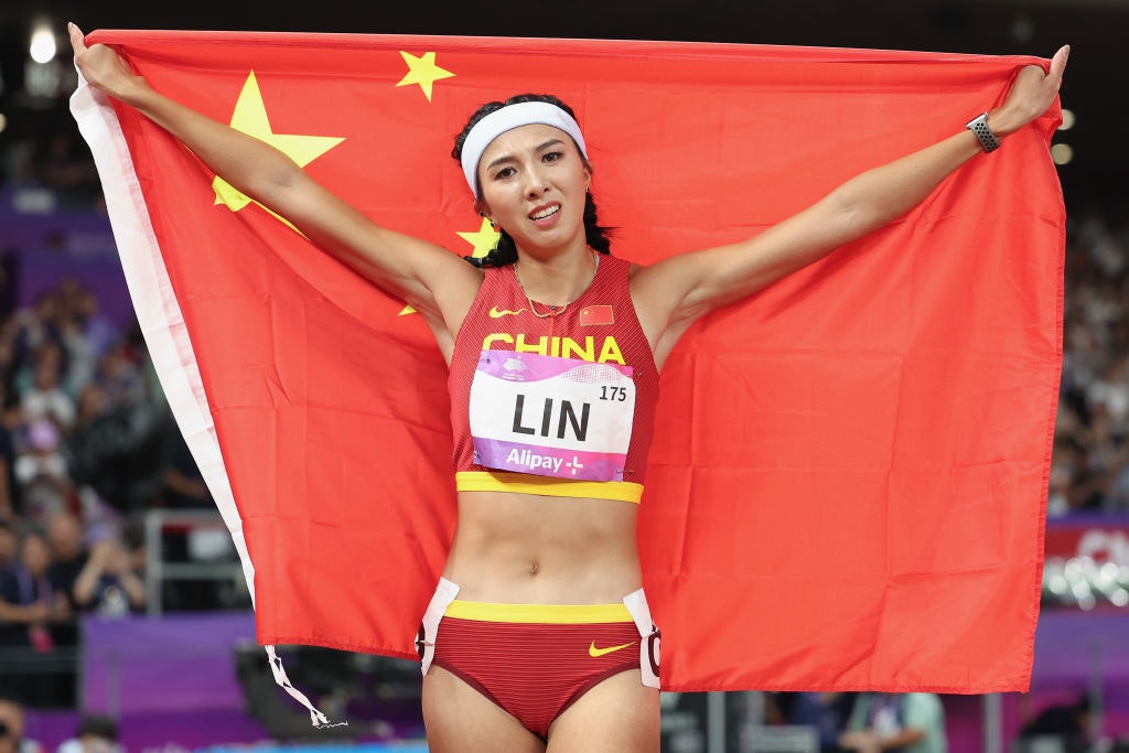 更昭示着他 更昭示着他